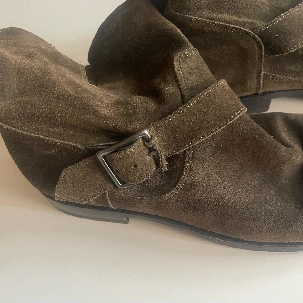 Frye Natalie Short Engineer Boot / Green Suede